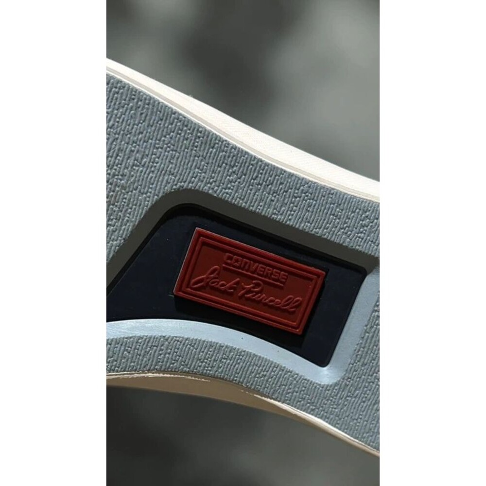 Converse - Picture 6 of 12